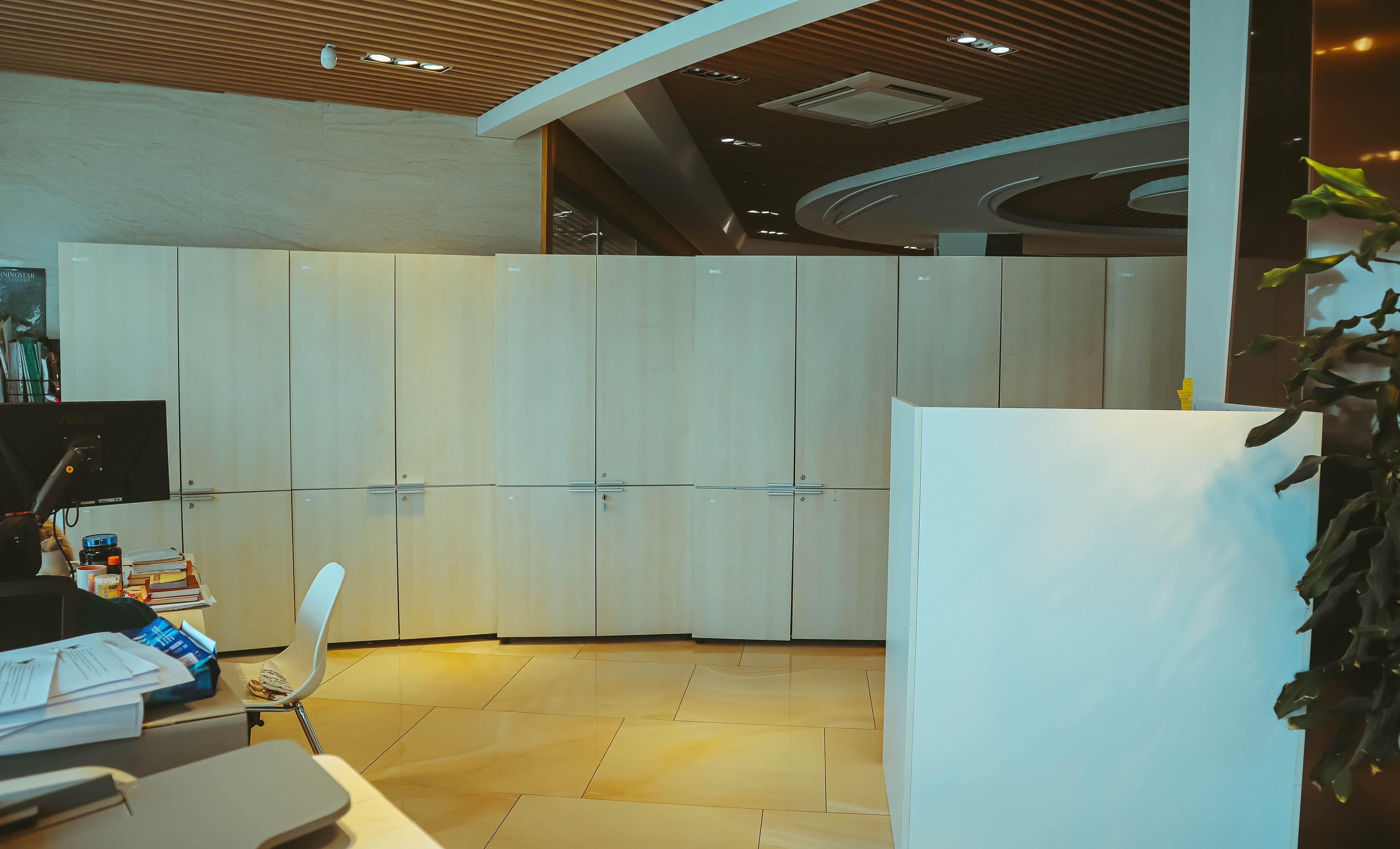 Шүүгээ /том/